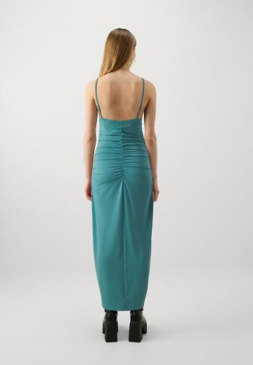 Длинное платье