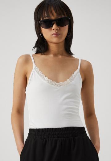 Топ на бретельках