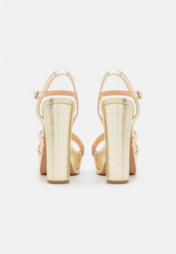 Босоножки на платформе