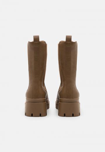 Зимние ботинки