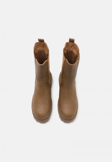 Зимние ботинки