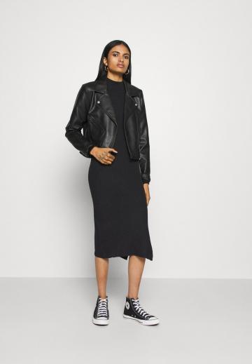 Платье футляр