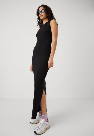 Вязаное платье