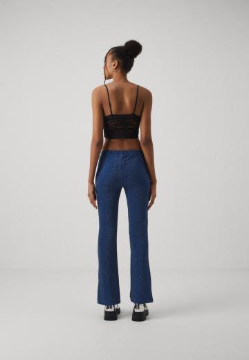 Топ на бретельках