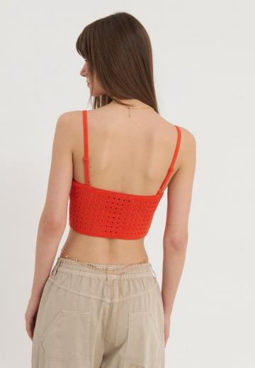 Топ на бретельках