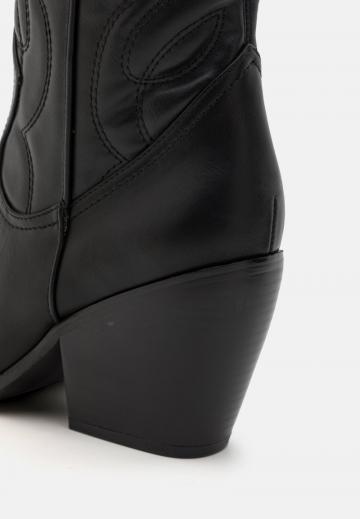 Ковбойские сапоги