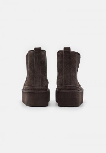 Широкие сапоги