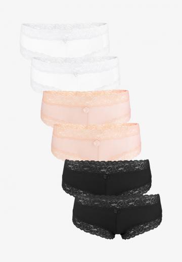 Трусы на бедрах