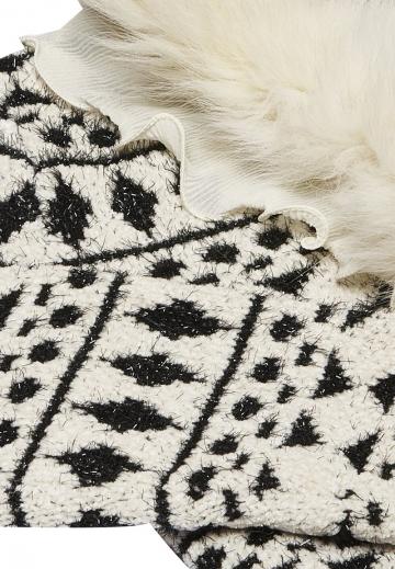 Жаккардовая вязаная кофта