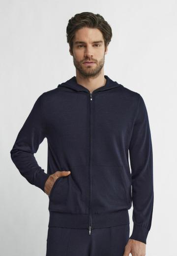 Вязаная кофта