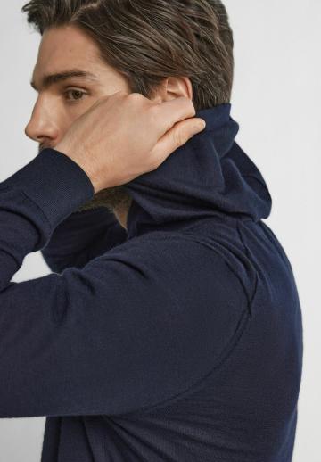 Вязаная кофта