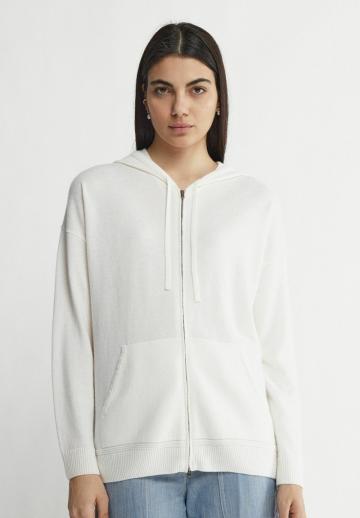 Длинный жилет