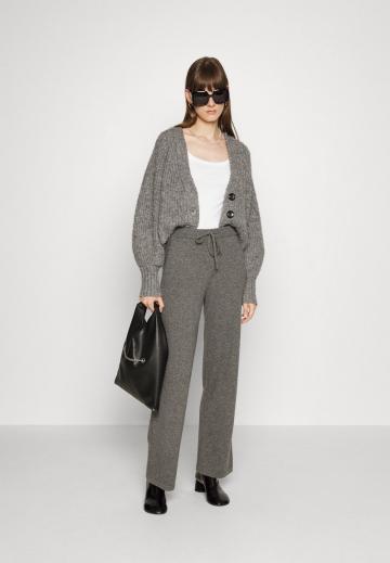 Топ на бретельках