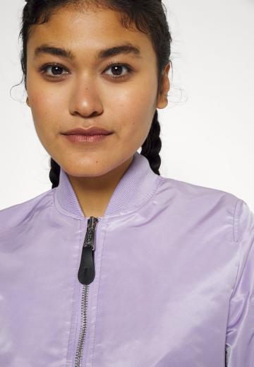 Куртка с накладнымит карманами