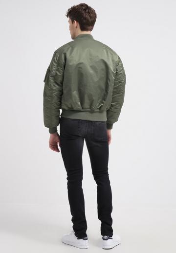Куртка бомбер