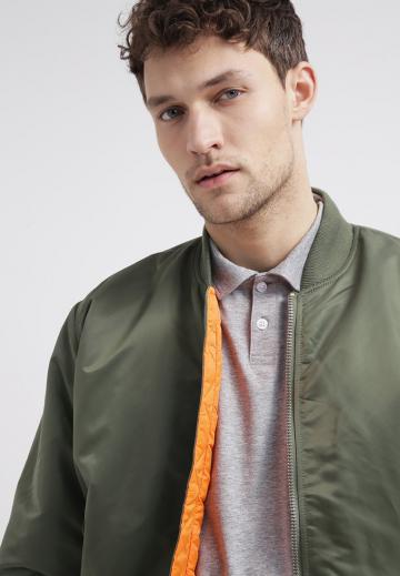 Куртка бомбер