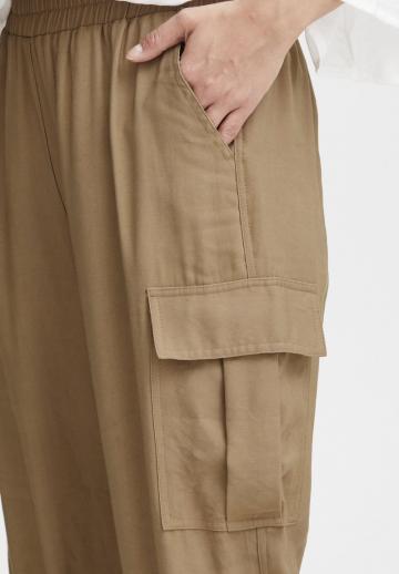 Брюки с накладными карманами