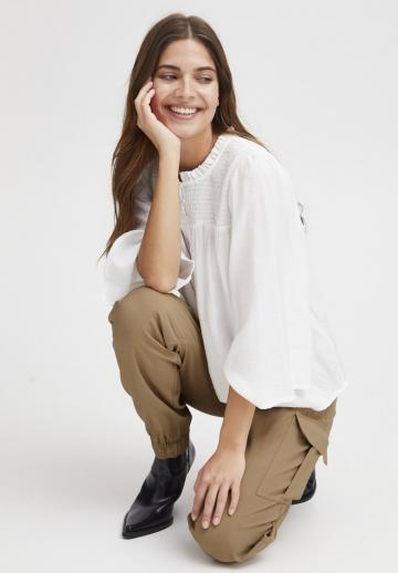 Брюки с накладными карманами