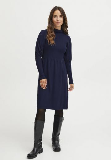 Вязаное платье