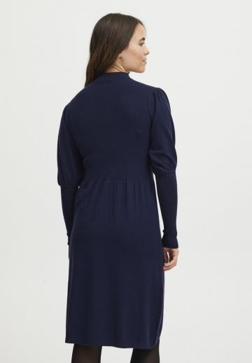 Вязаное платье