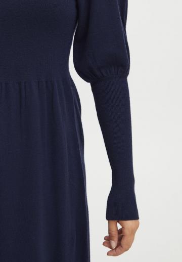Вязаное платье