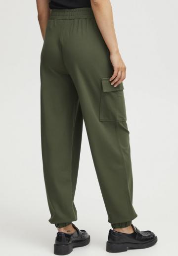 Брюки с накладными карманами