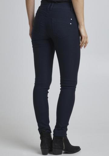 Узкие джинсы