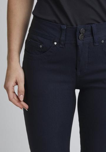 Узкие джинсы