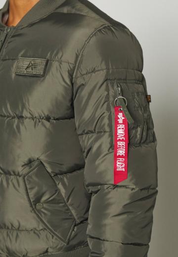 Куртка бомбер