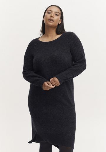 Вязаное платье