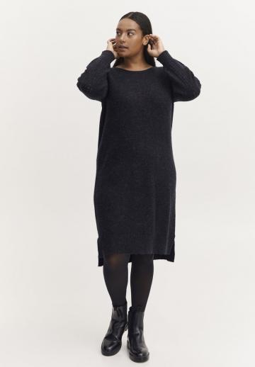 Вязаное платье