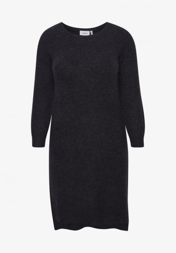Вязаное платье