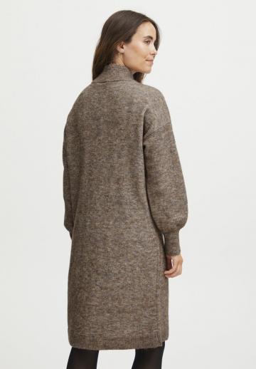 Вязаное платье