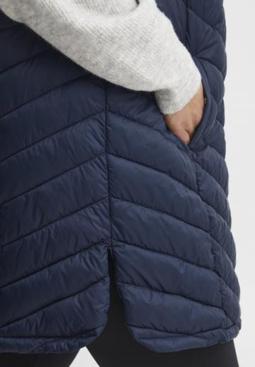 Длинный жилет