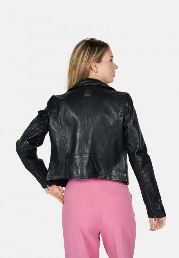 Короткая куртка