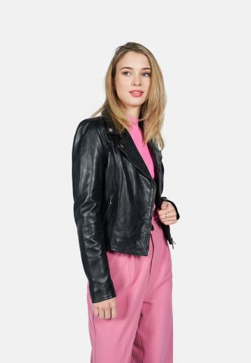 Короткая куртка