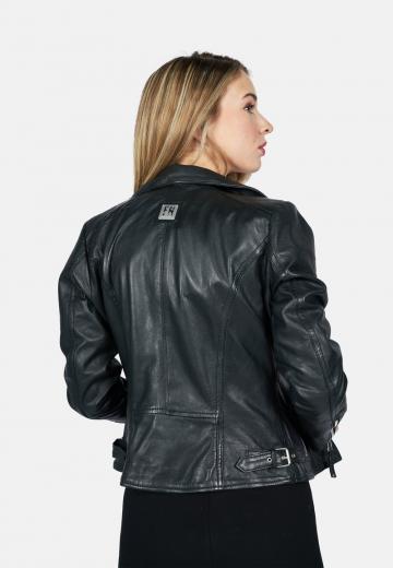 Короткая куртка