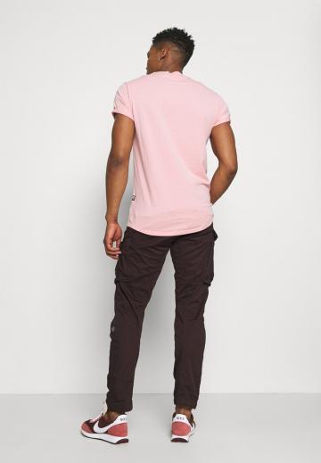 Брюки с накладными карманами