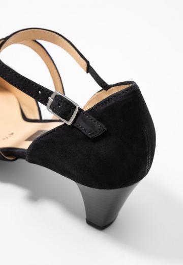 Туфли с ремешком