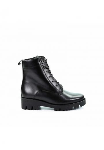 Ботинки на шнуровке