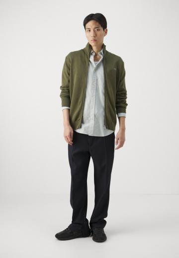 Вязаная кофта