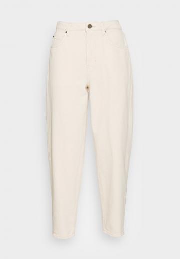 Короткие джинсы