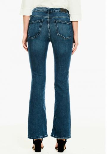 Клешеные джинсы