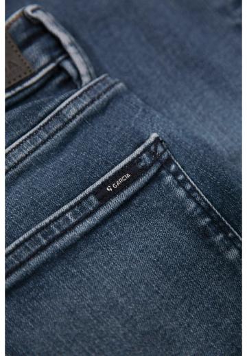 Клешеные джинсы