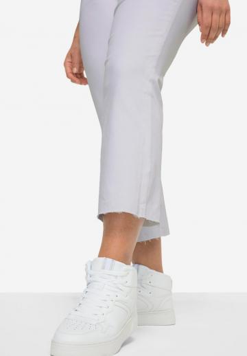 Короткие джинсы