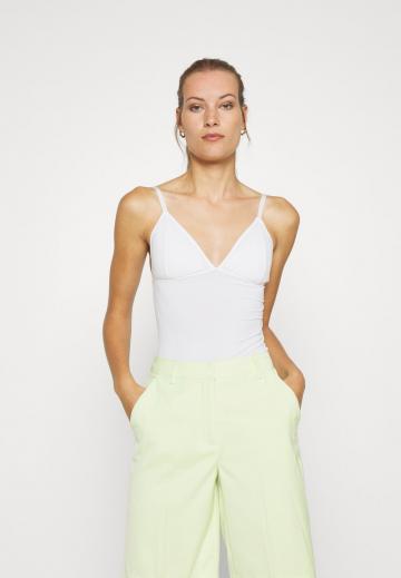 Топ на бретельках