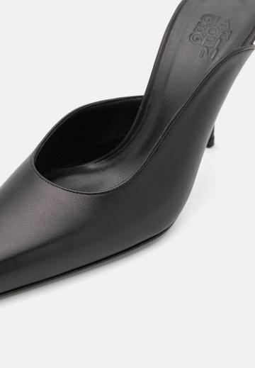 Босоножки на каблуке