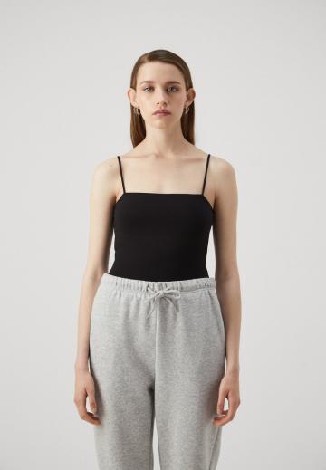 Топ на бретельках