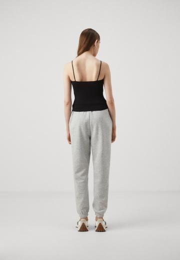 Топ на бретельках