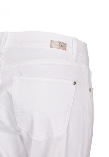 Короткие джинсы